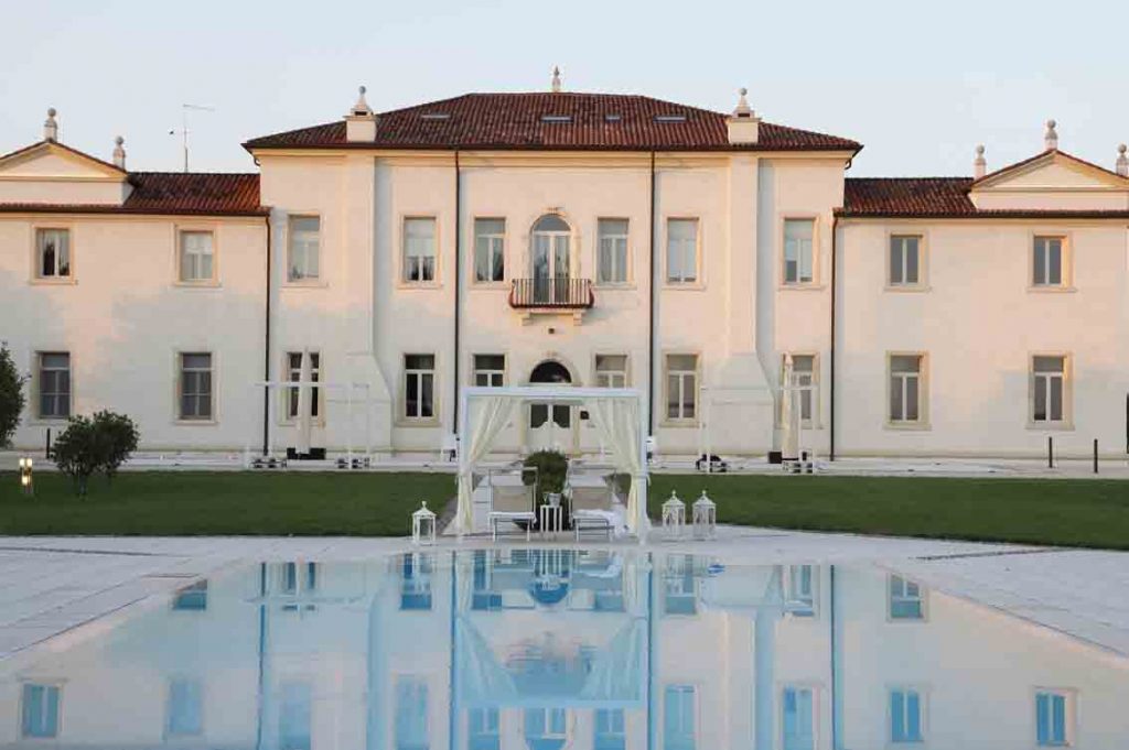beautiful authentic venetian villa of 16th century with swimming pool